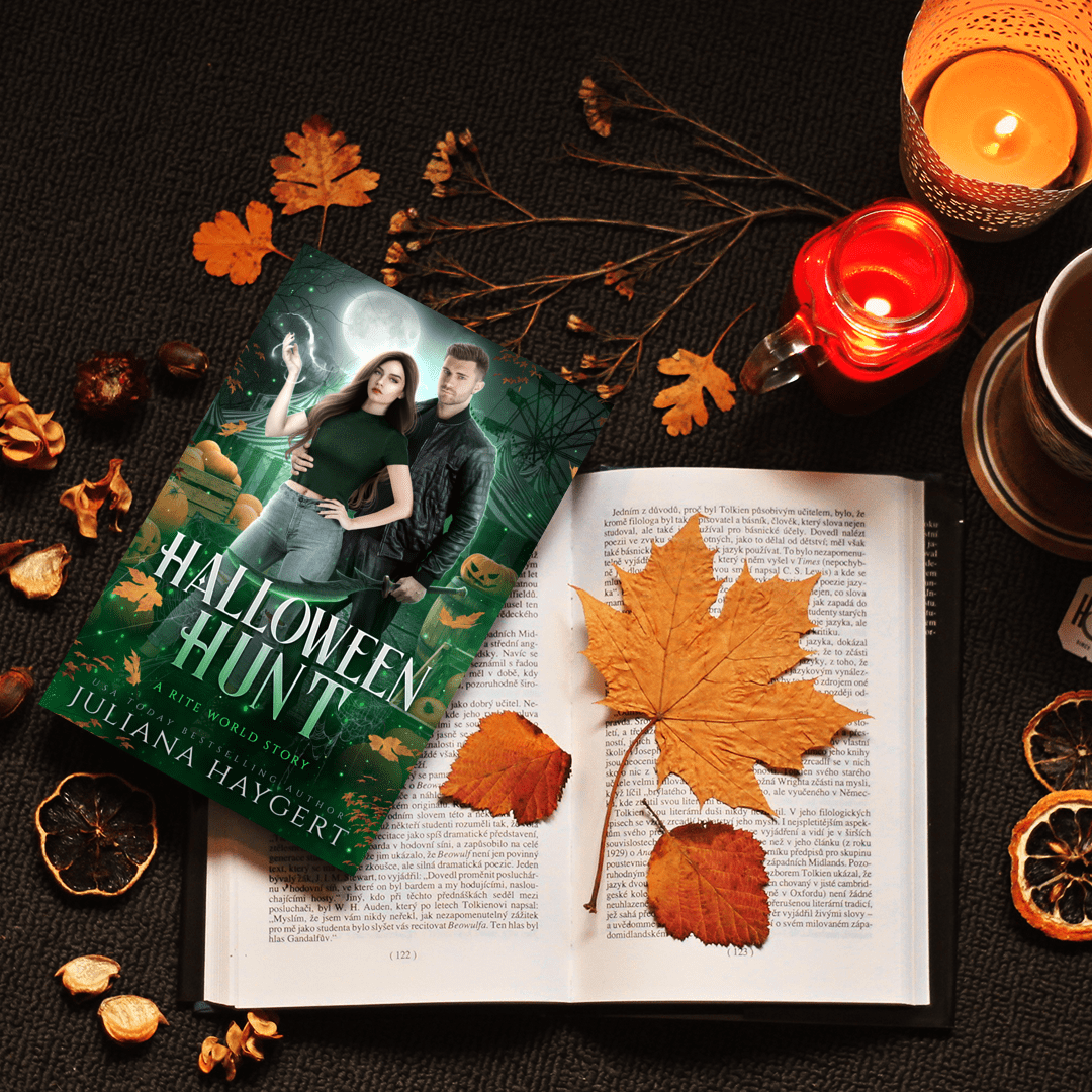 Halloween Hunt -- Paperback