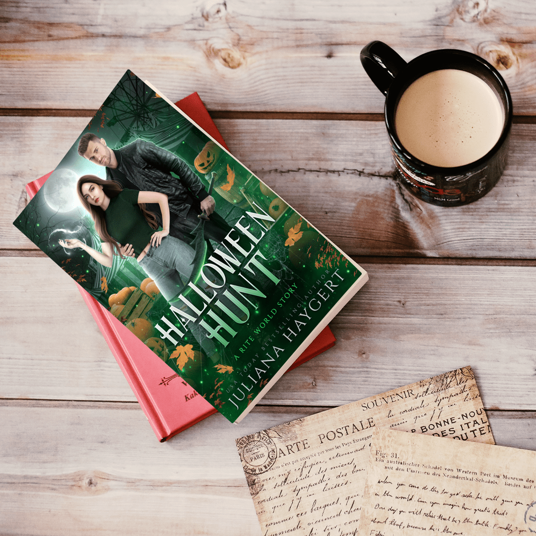 Halloween Hunt -- Paperback