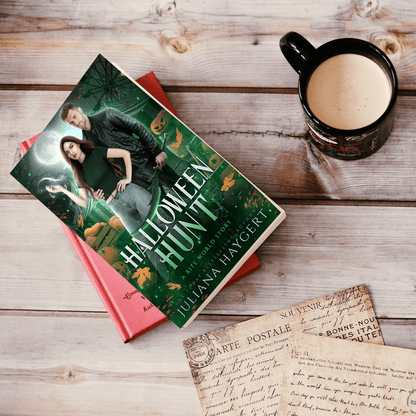 Halloween Hunt -- Paperback